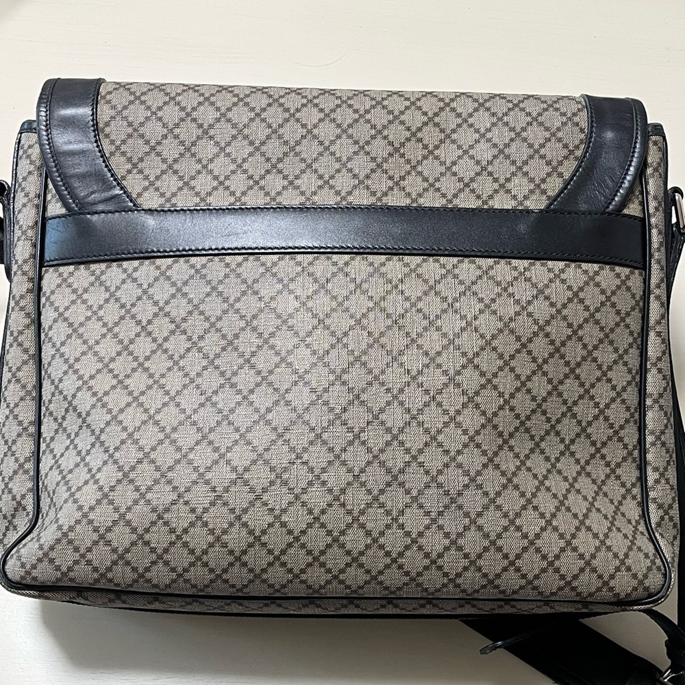 Authentic Gucci Messenger Bag - Picture 3 of 16